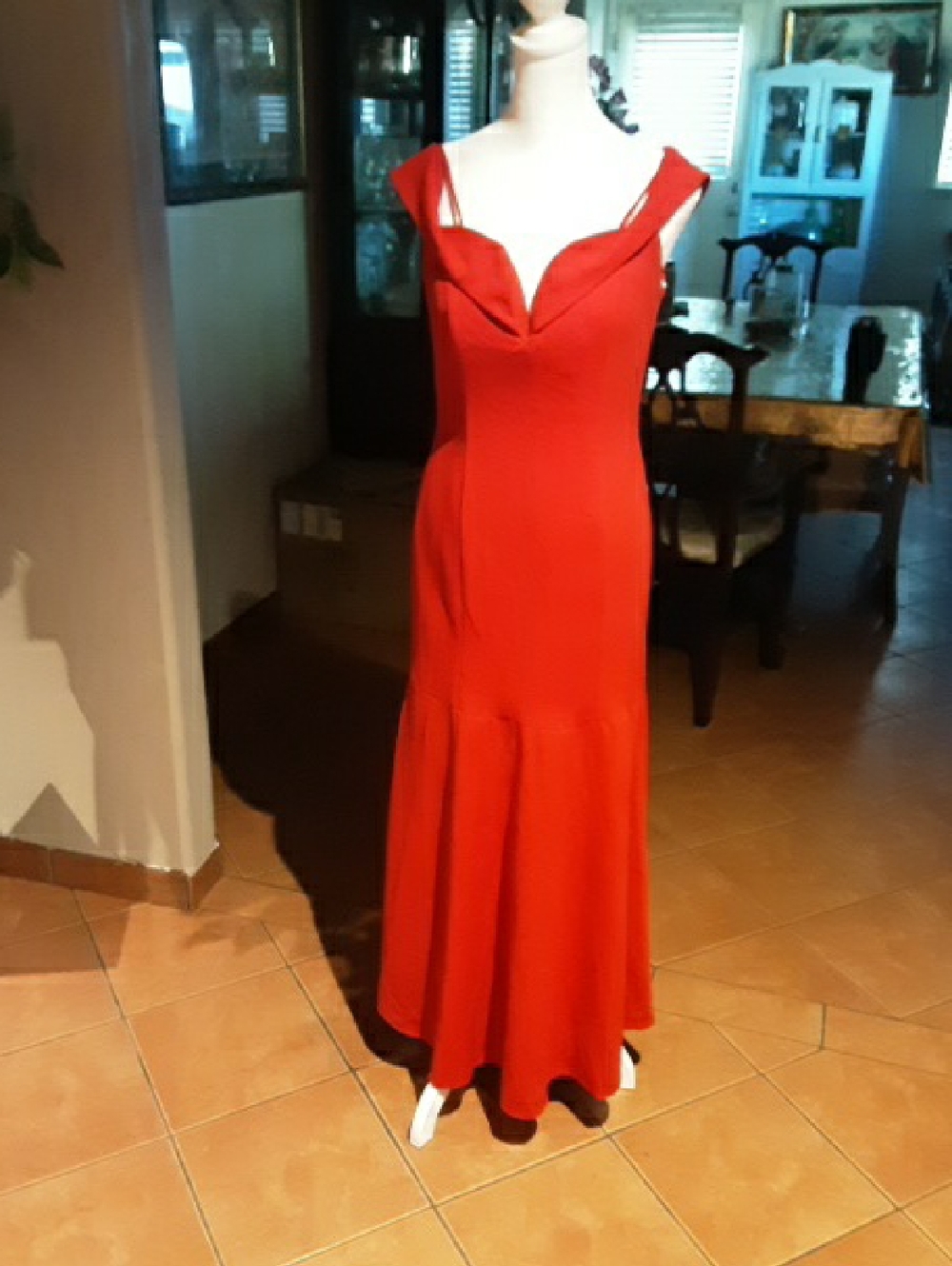 Elegant Red Off-Shoulder Mermaid Dress